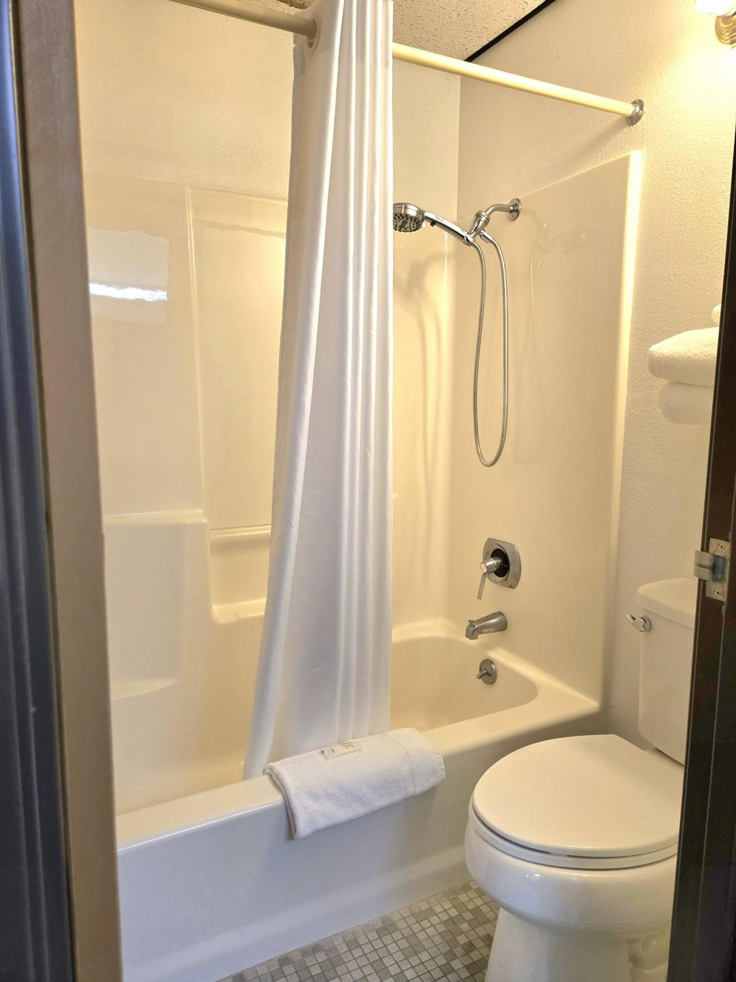 American Inn Ozark Bagian luar foto